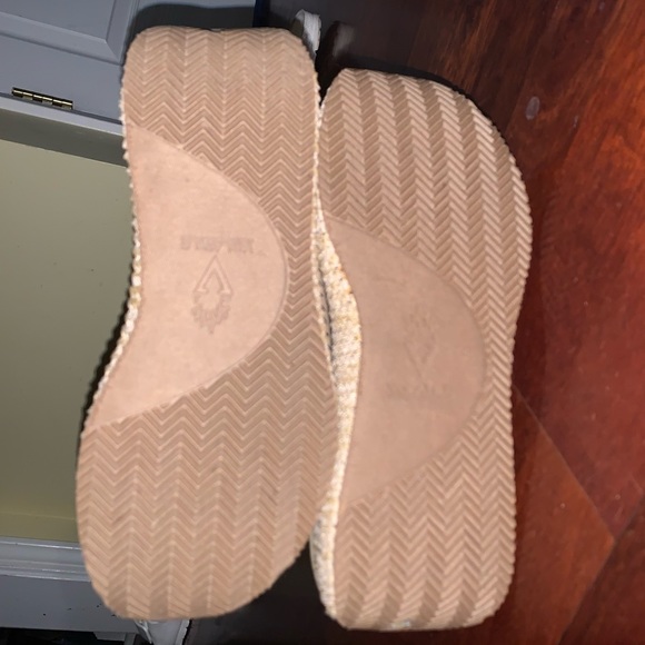 VOLATILE Straw island sandals wedges shoes women’s size 9 - Picture 6 of 14